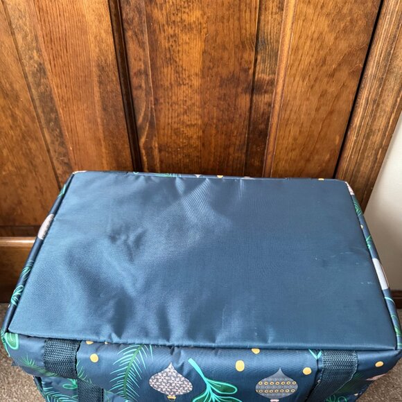 Thirty-One Green w/Christmas Holiday Ornaments Insulated Tote w/Zipper Close - Picture 10 of 14